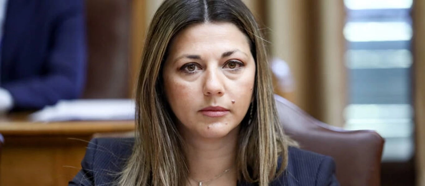 Σ.Ζαχαράκη: «Όποιοι περιορισμοί υπάρχουν για τους Έλληνες πολίτες ισχύουν και για τους τουρίστες»